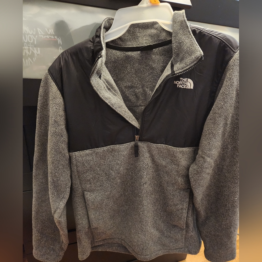 North Face Quarter Zip Fleece NWOT